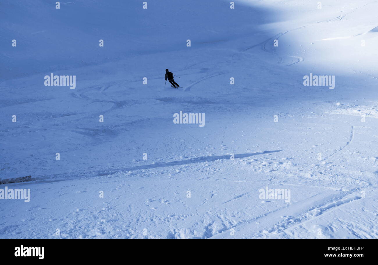 Piste lines hi-res stock photography and images - Alamy