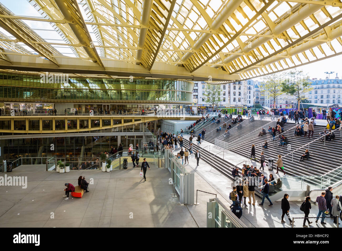 Forum popular shopping mall hi-res stock photography and images - Alamy
