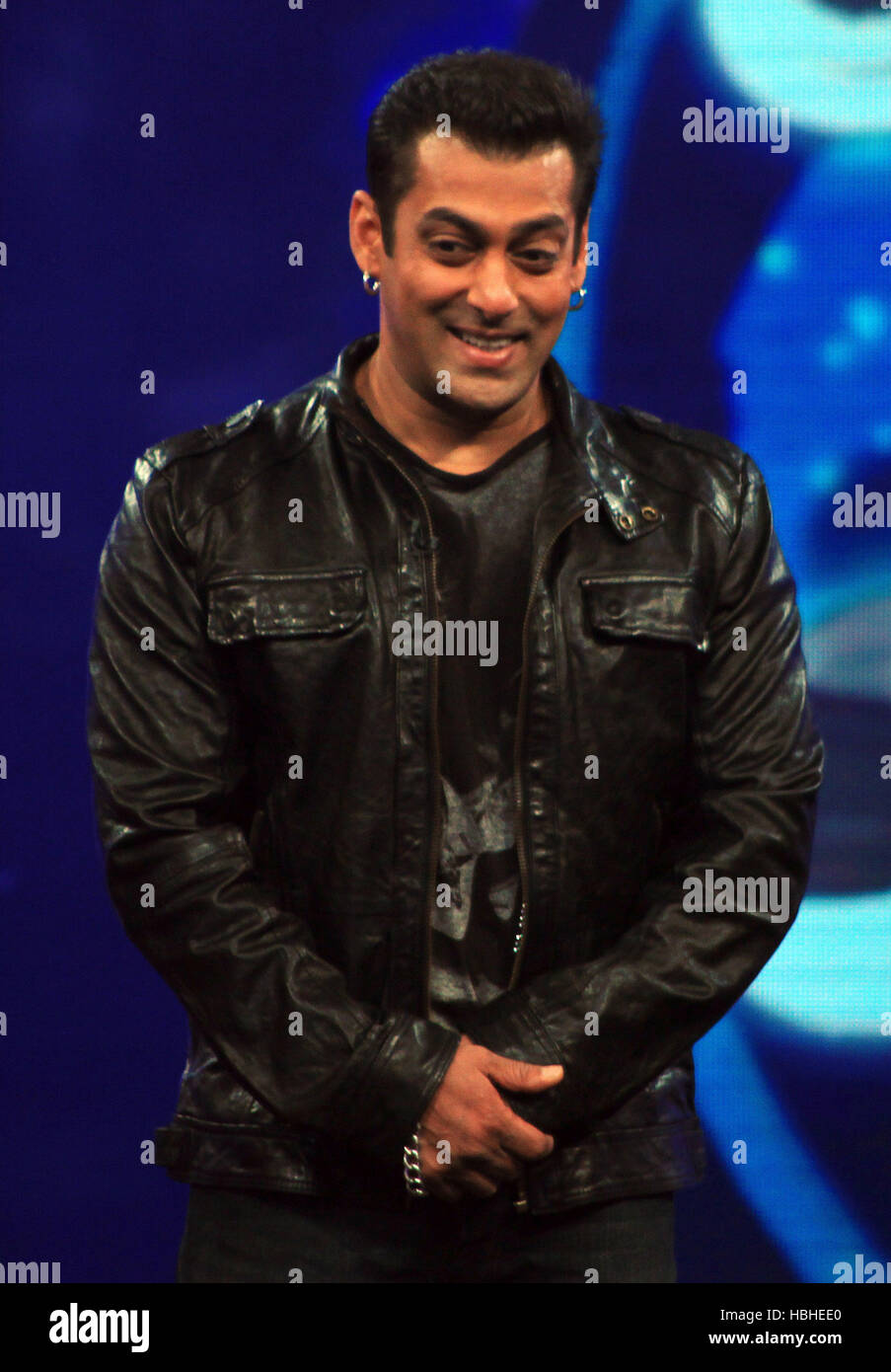 Bollywood Actor Salman Khan On The Sets Of The Television Show Stock Photo Alamy https www alamy com stock photo bollywood actor salman khan on the sets of the television show guinness 127618344 html