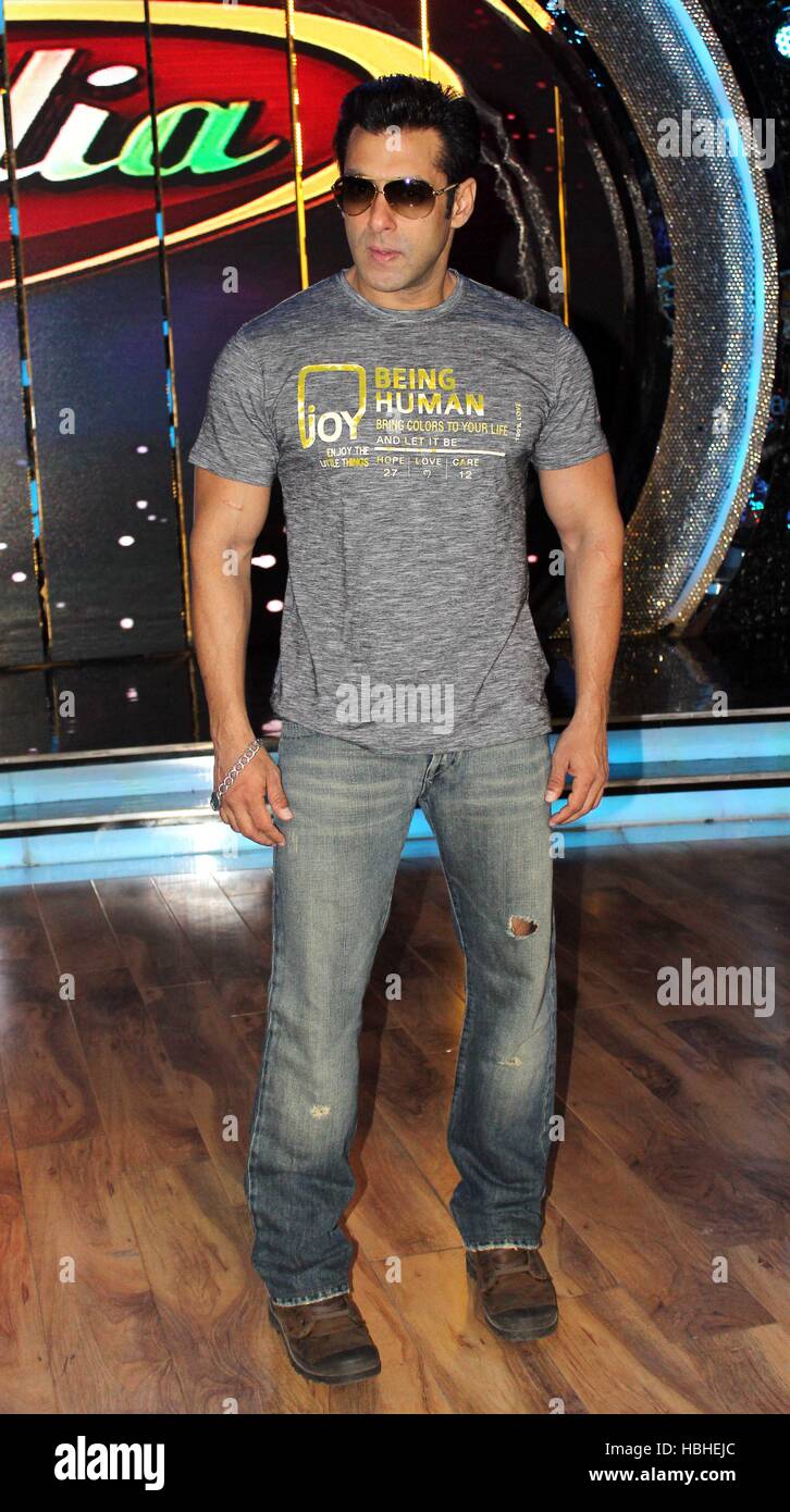 Bollywood actor Salman Khan promotes latest movie Jai ho on the ...