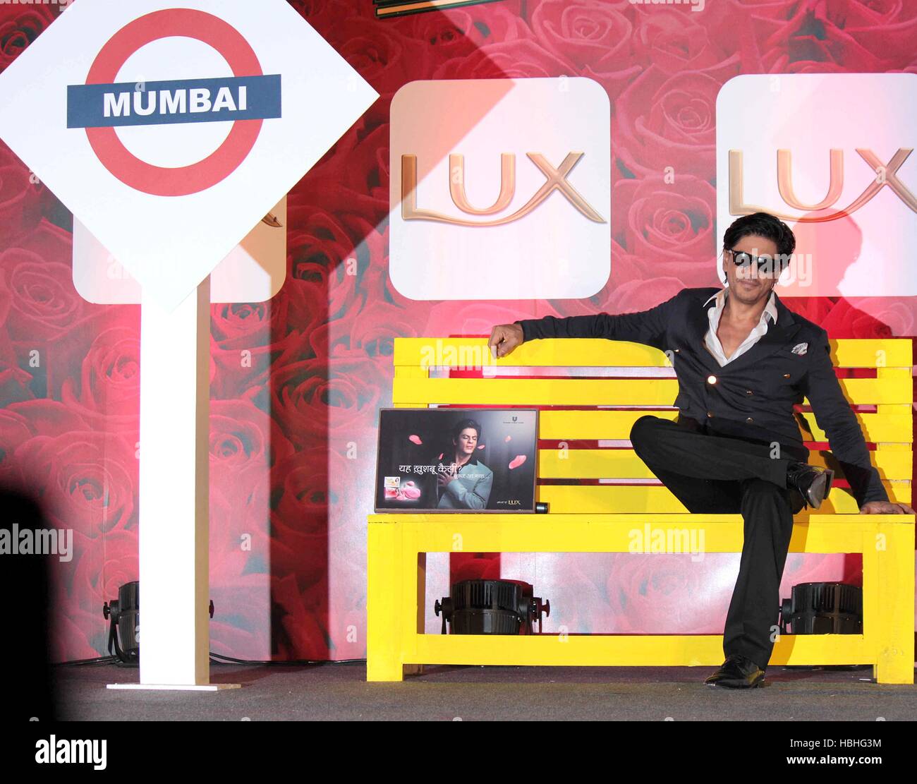 Shahrukh Khan, Indian Bollywood actor the railway platform scene at Lux Chennai Express contest event in Mumbai India Stock Photo