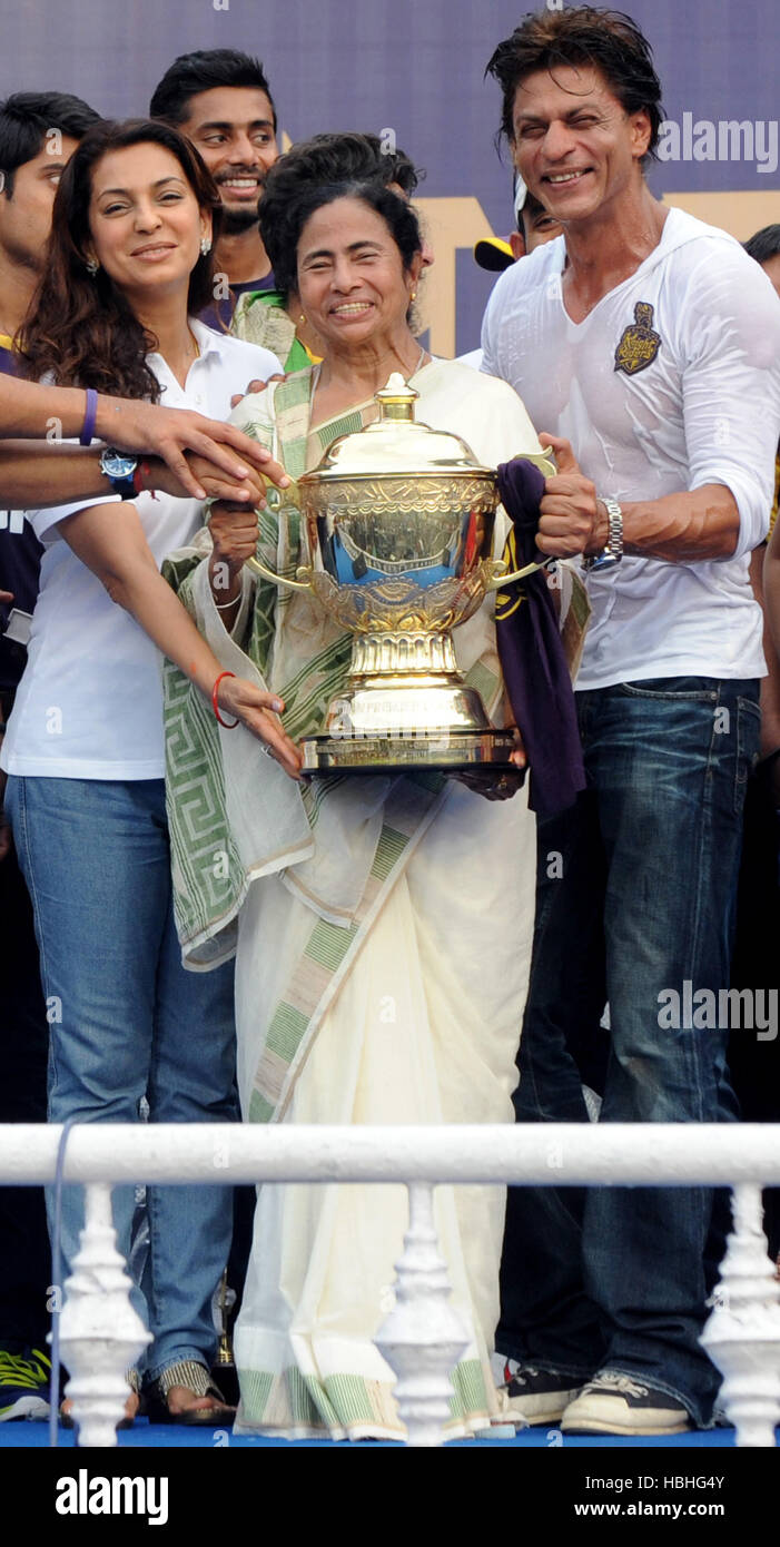 Mamata Banerjee, Shah Rukh Khan, Juhi Chawla, and Kolkata Knight Riders team members with IPL winners trophy Calcutta Kolkata India Stock Photo