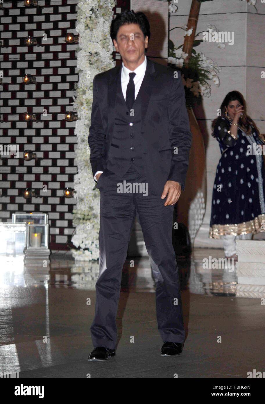 SRK looks dapper in all-black suit as he attends Zee Cine Awards 2024 –  ThePrint – ANIFeed