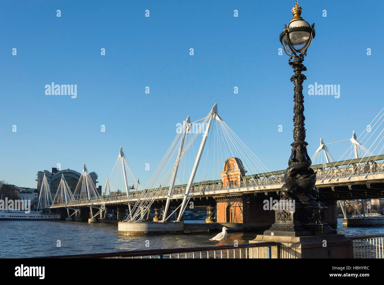 Charing Cross Bridge Stock Photos & Charing Cross Bridge Stock Images