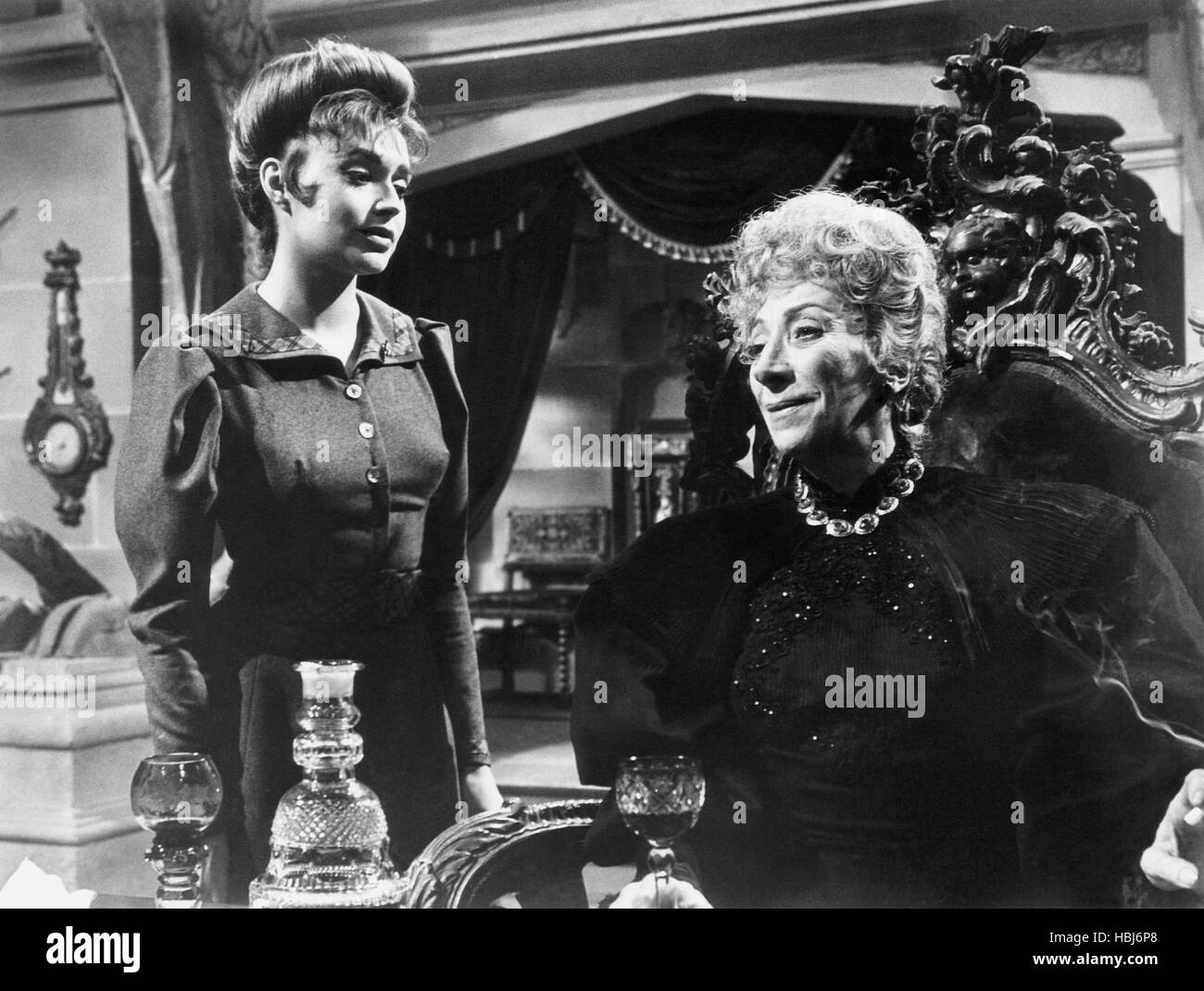 the-brides-of-dracula-yvonne-monlaur-martita-hunt-1960-stock-photo