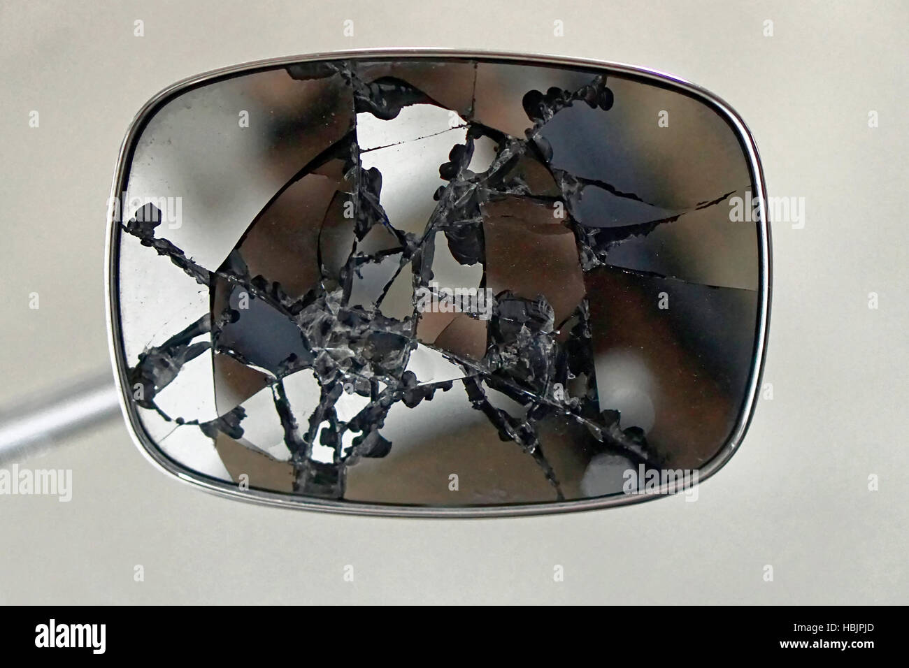 Broken mirror hires stock photography and images Alamy
