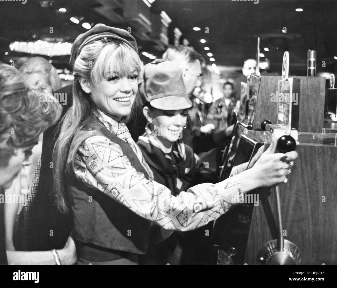 BOB & CAROL & TED & ALICE, from left: Dyan Cannon, Natalie Wood, 1969 ...