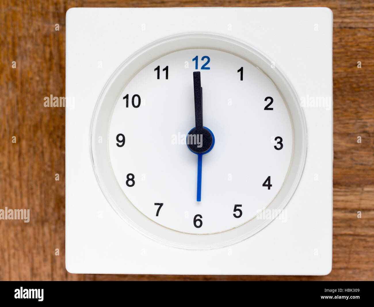 The series of the sequence of time on the simple white analog clock , 1 ...