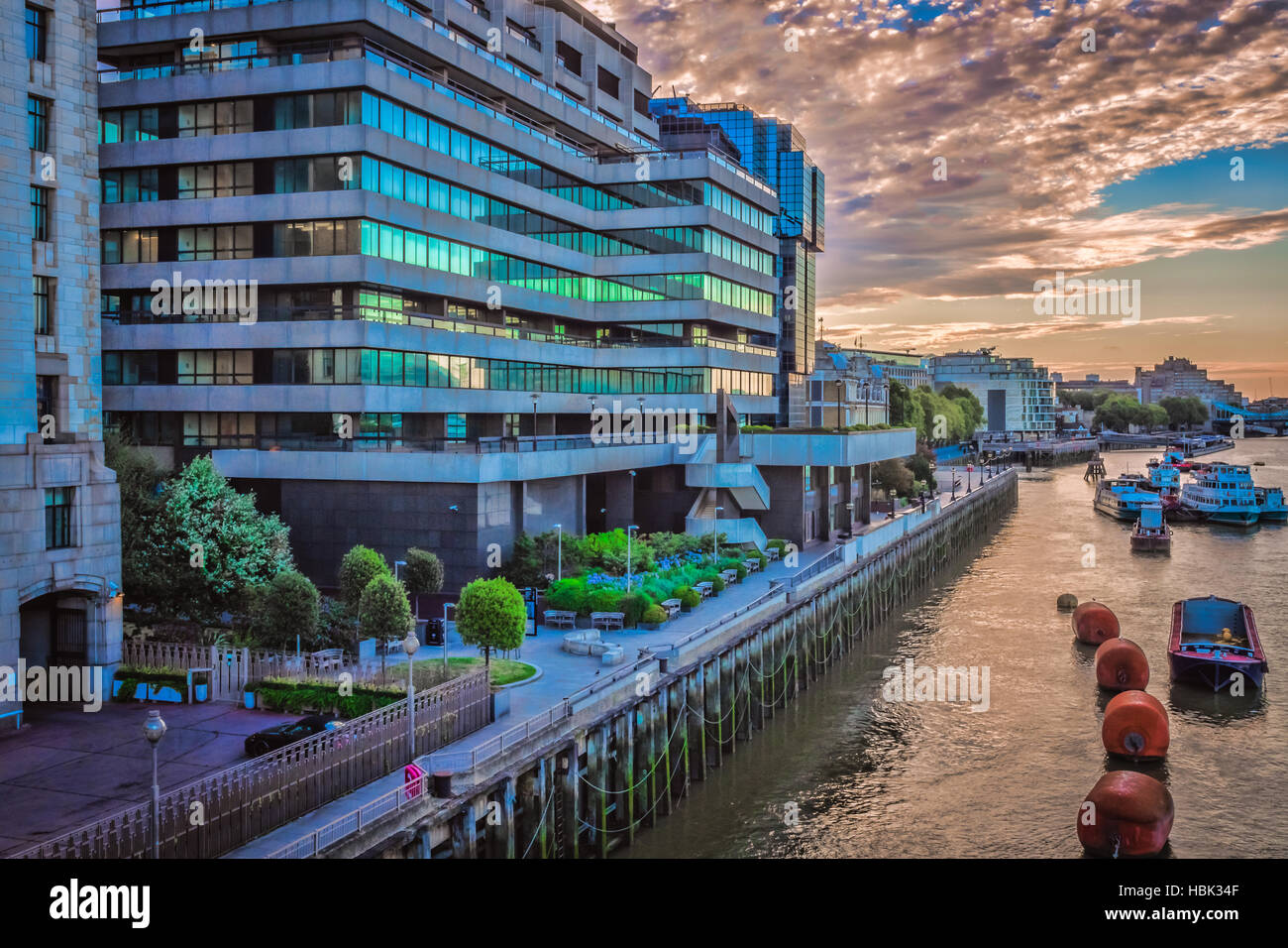 Riverside apartments in london hires stock photography and images Alamy