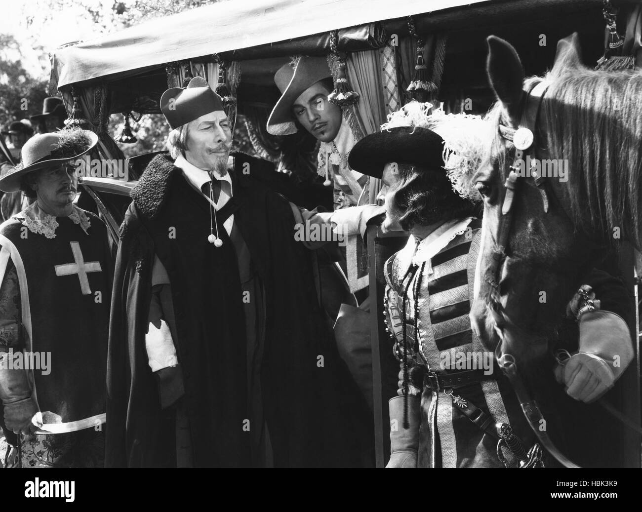 CARDINAL RICHILIEU, George Arliss as Cardinal Richelieu (second from ...