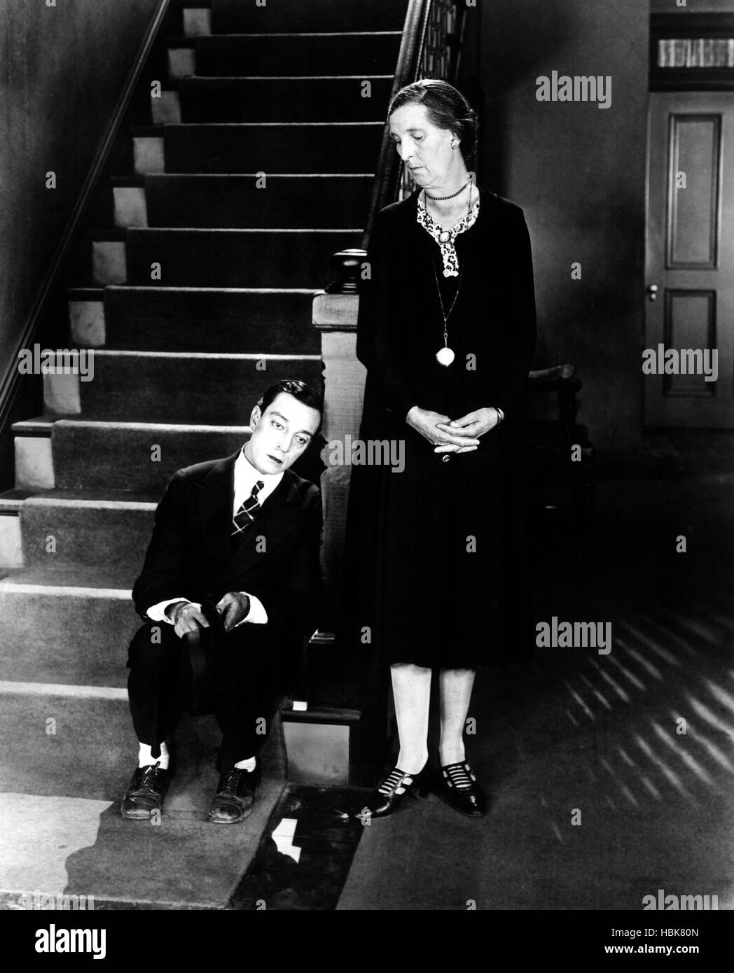 THE CAMERAMAN, Buster Keaton (left), 1928 Stock Photo Alamy