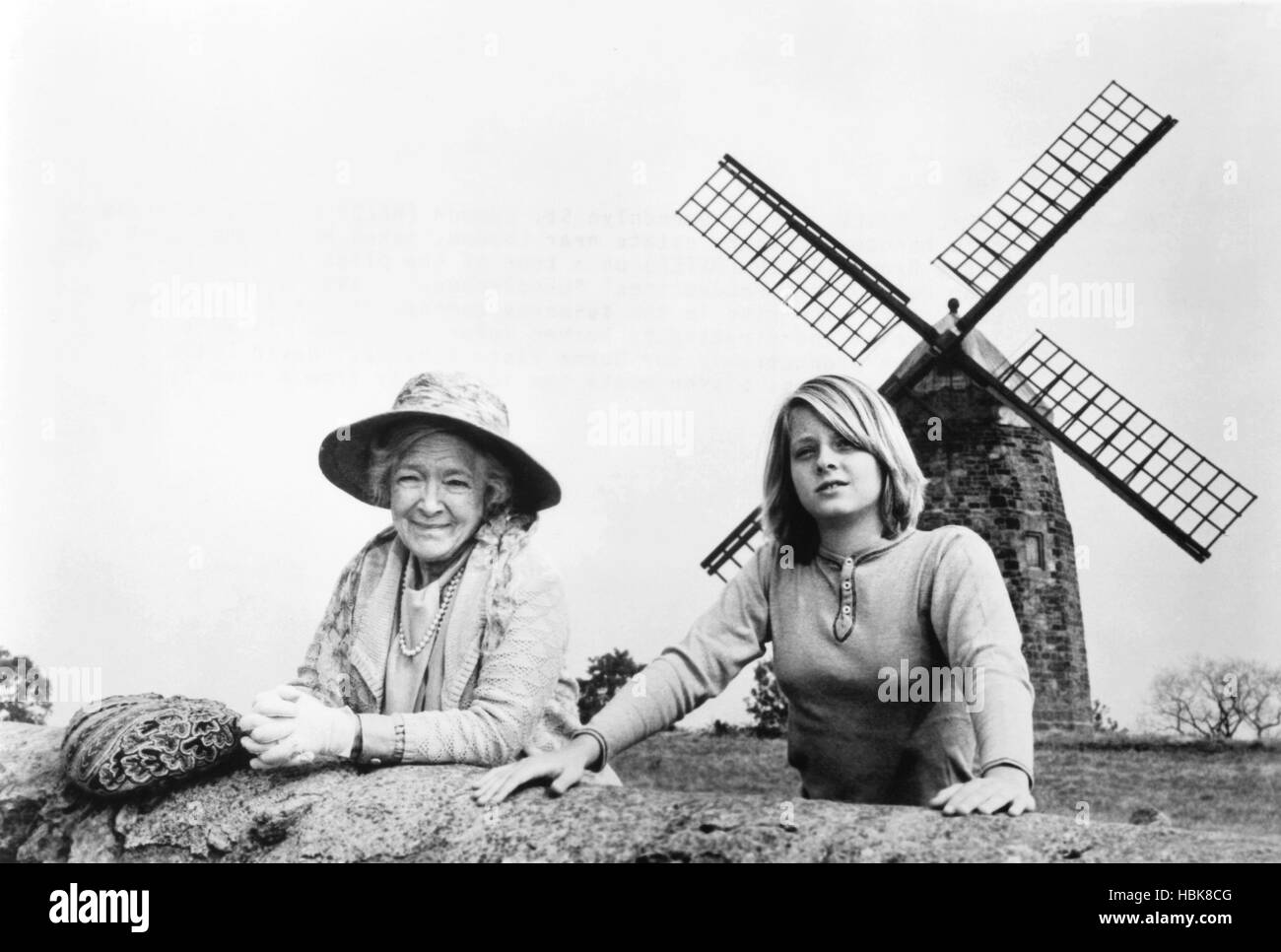 CANDLESHOE, from left Helen Hayes, Jodie Foster, 1977 Stock Photo Alamy
