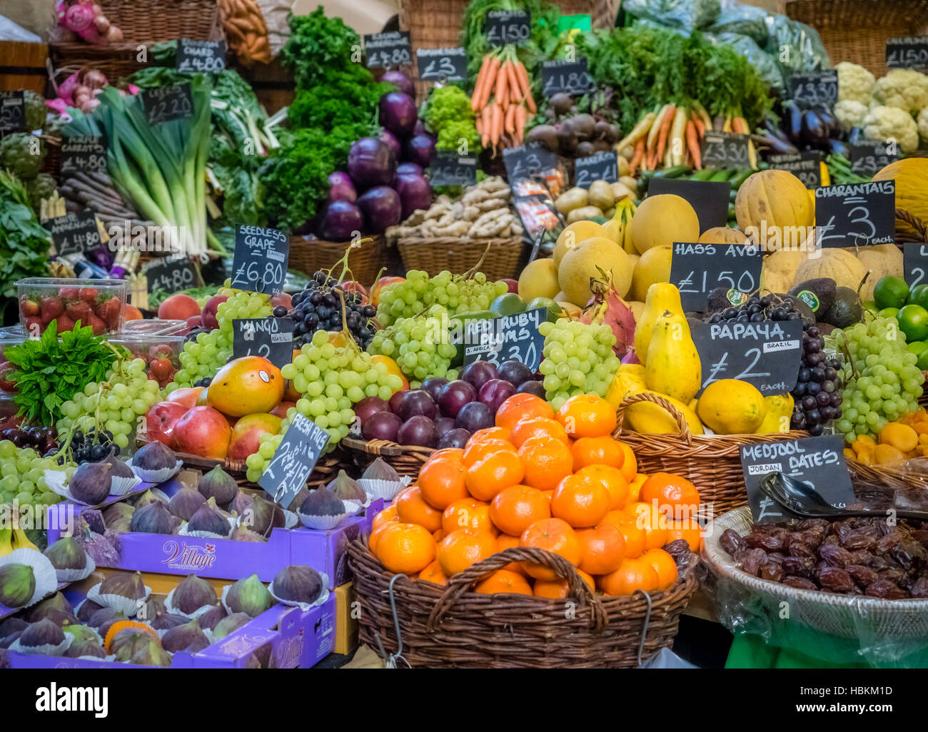 Red cherries sale on stall hires stock photography and images Alamy