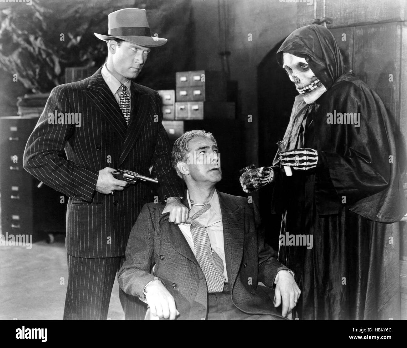 THE CRIMSON GHOST, Clayton Moore, Charles Quigley, 1946 Stock Photo - Alamy, image size:1300x1114