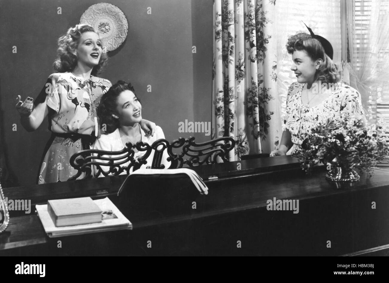 DELIGHTFULLY DANGEROUS, Constance Moore, Jane Powell, Ruth Tobey, 1945