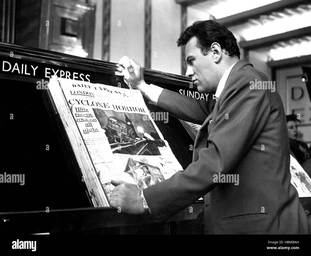 THE DAY THE EARTH CAUGHT FIRE Edward Judd 1961 Stock Photo Alamy