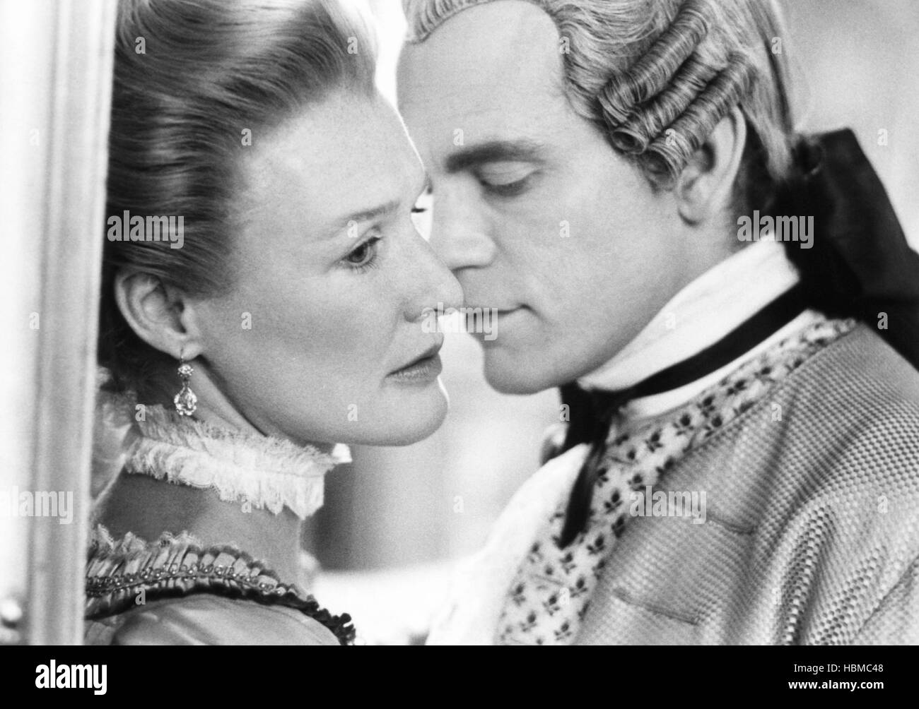 DANGEROUS LIAISONS, from left Glenn Close, John Malkovich, 1988