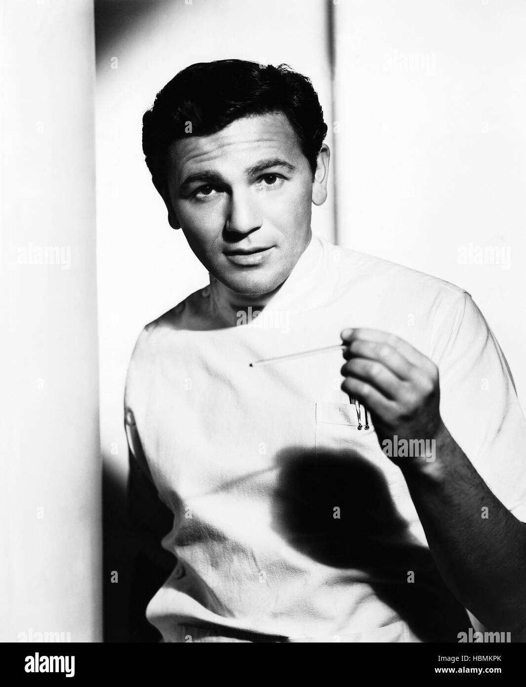 DANGEROUSLY THEY LIVE, John Garfield, 1941 Stock Photo Alamy