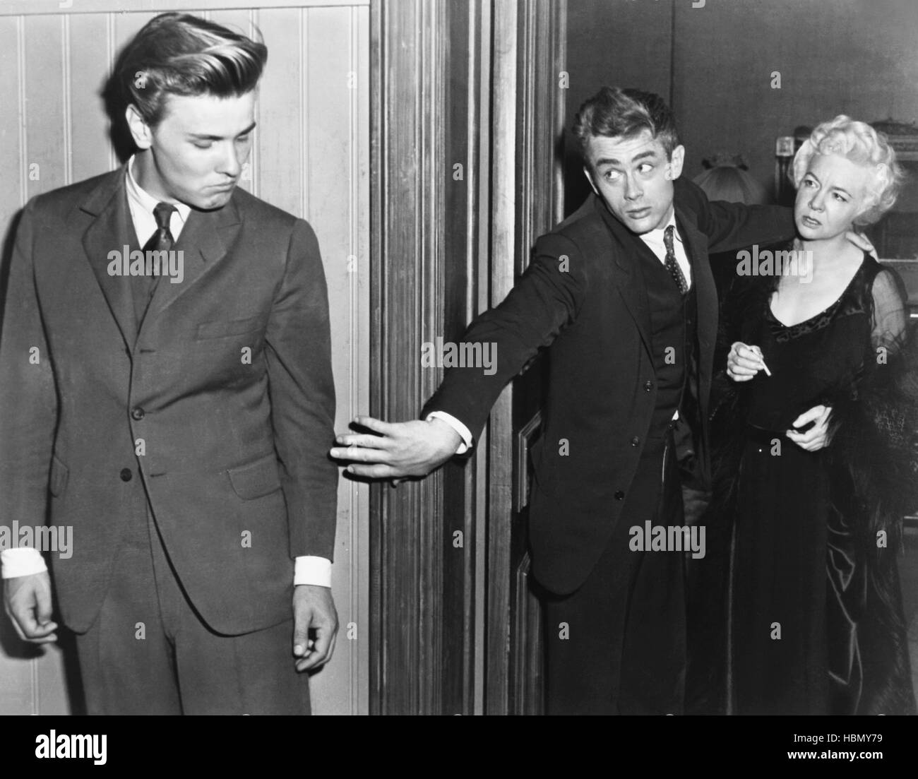 EAST OF EDEN, from left: Richard Davalos, James Dean, Jo Van Fleet ...
