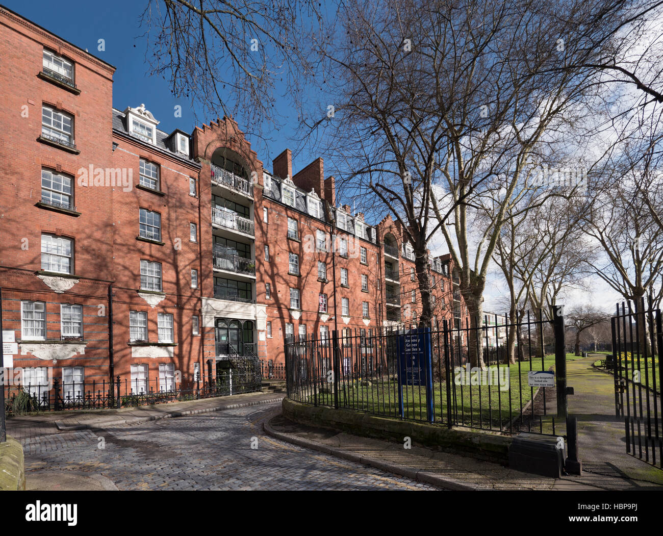 Stepney Green Court, Four Per Cent Industrial Dwelling Society social housing built in 1896, sponsored by Lord Rothschild Stock Photo