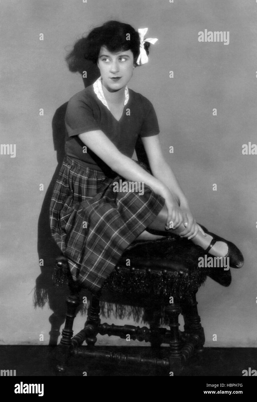 EXIT SMILING, Beatrice Lillie, 1926 Stock Photo - Alamy