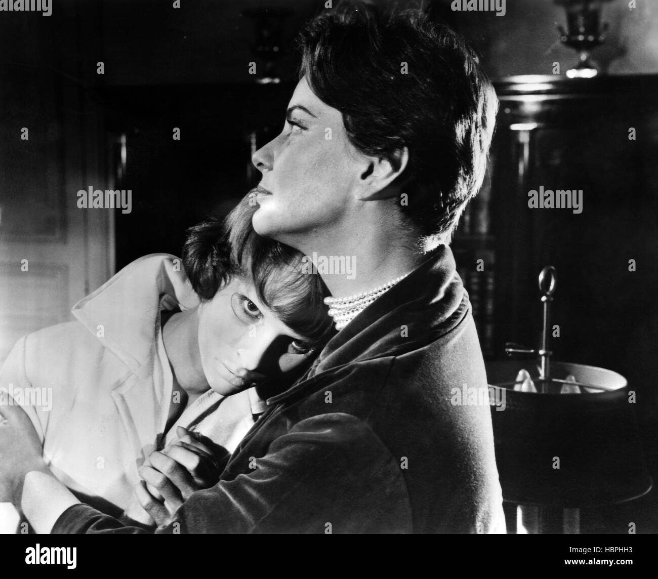 EYES WITHOUT A FACE, (aka LES YEUX SANS VISAGE), Edith Scob, Alida