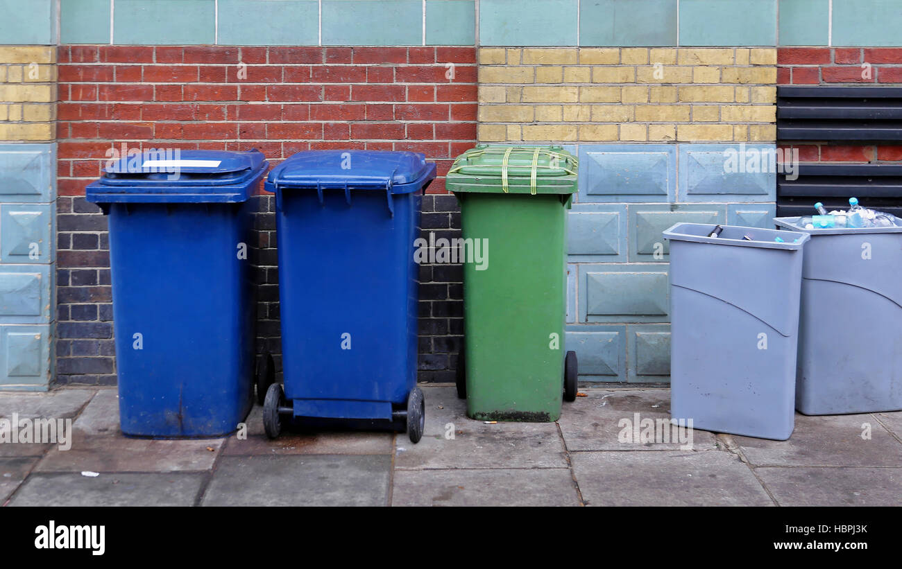 Garbage cans hires stock photography and images Alamy