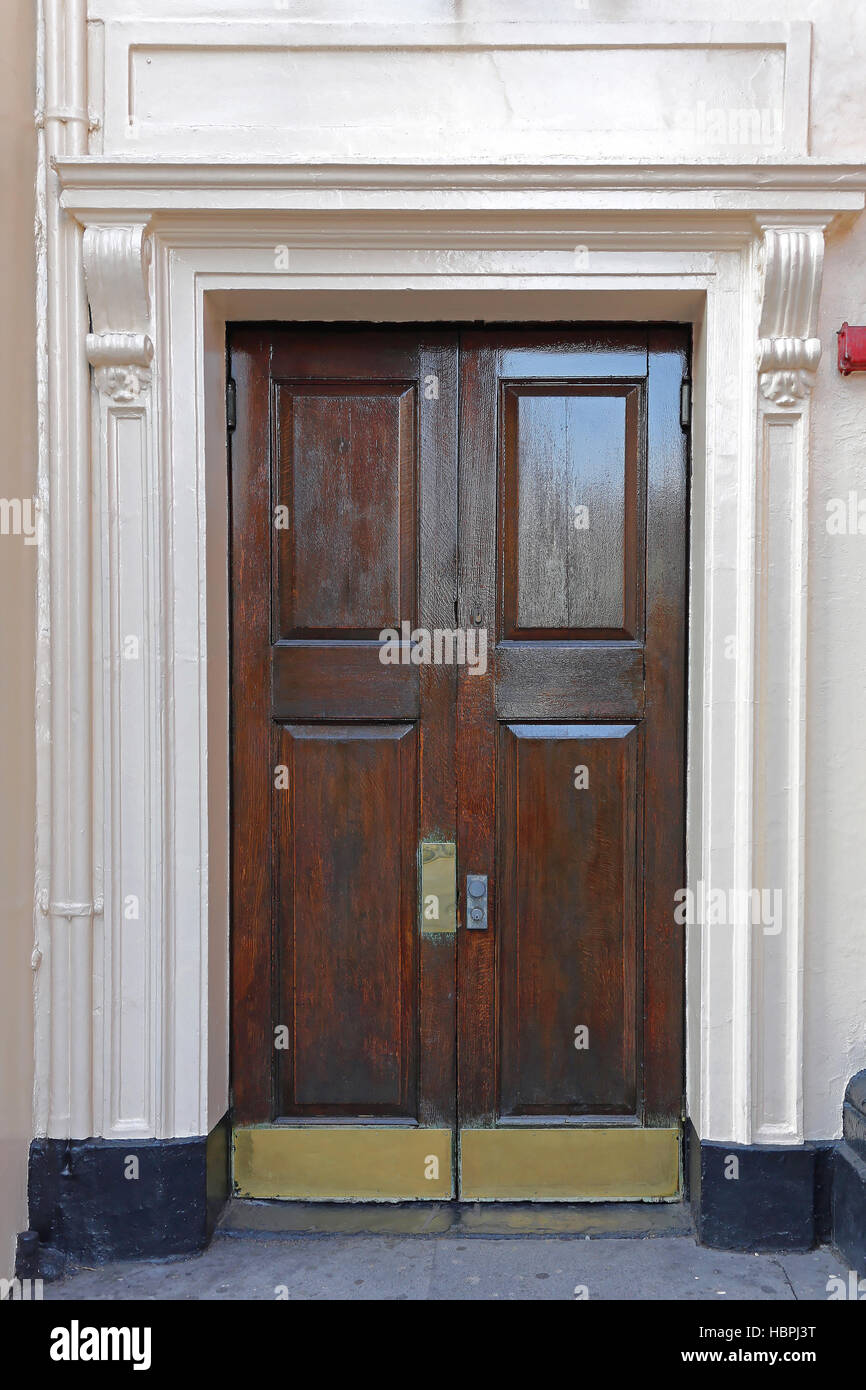 Double door house uk hi res stock photography and images alamy