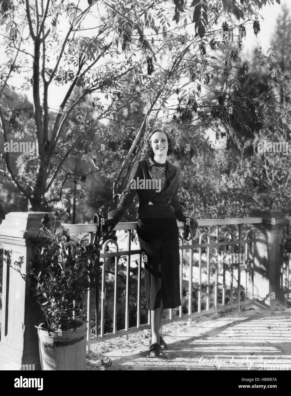 ESCAPE ME NEVER, Penelope DudleyWard, 1935 Stock Photo Alamy