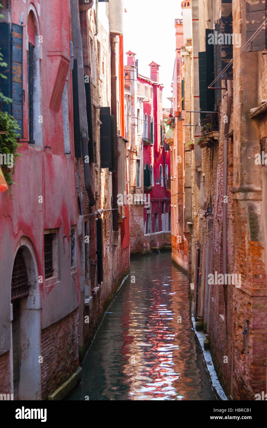 Venice narrow canal hi-res stock photography and images - Alamy