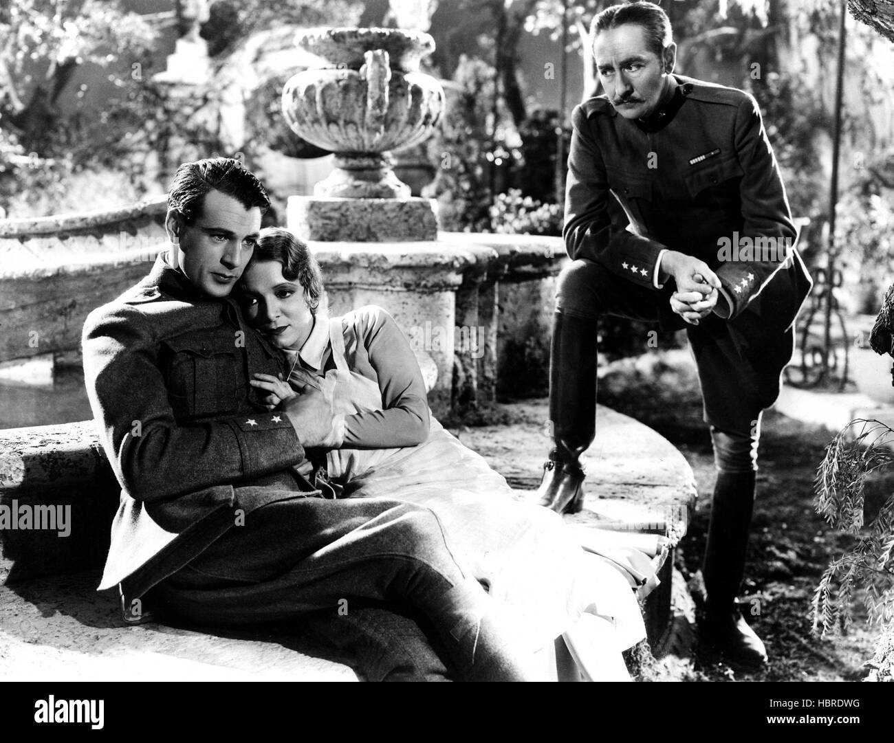 A FAREWELL TO ARMS, Gary Cooper, Helen Hayes, Adolphe Menjou, 1932