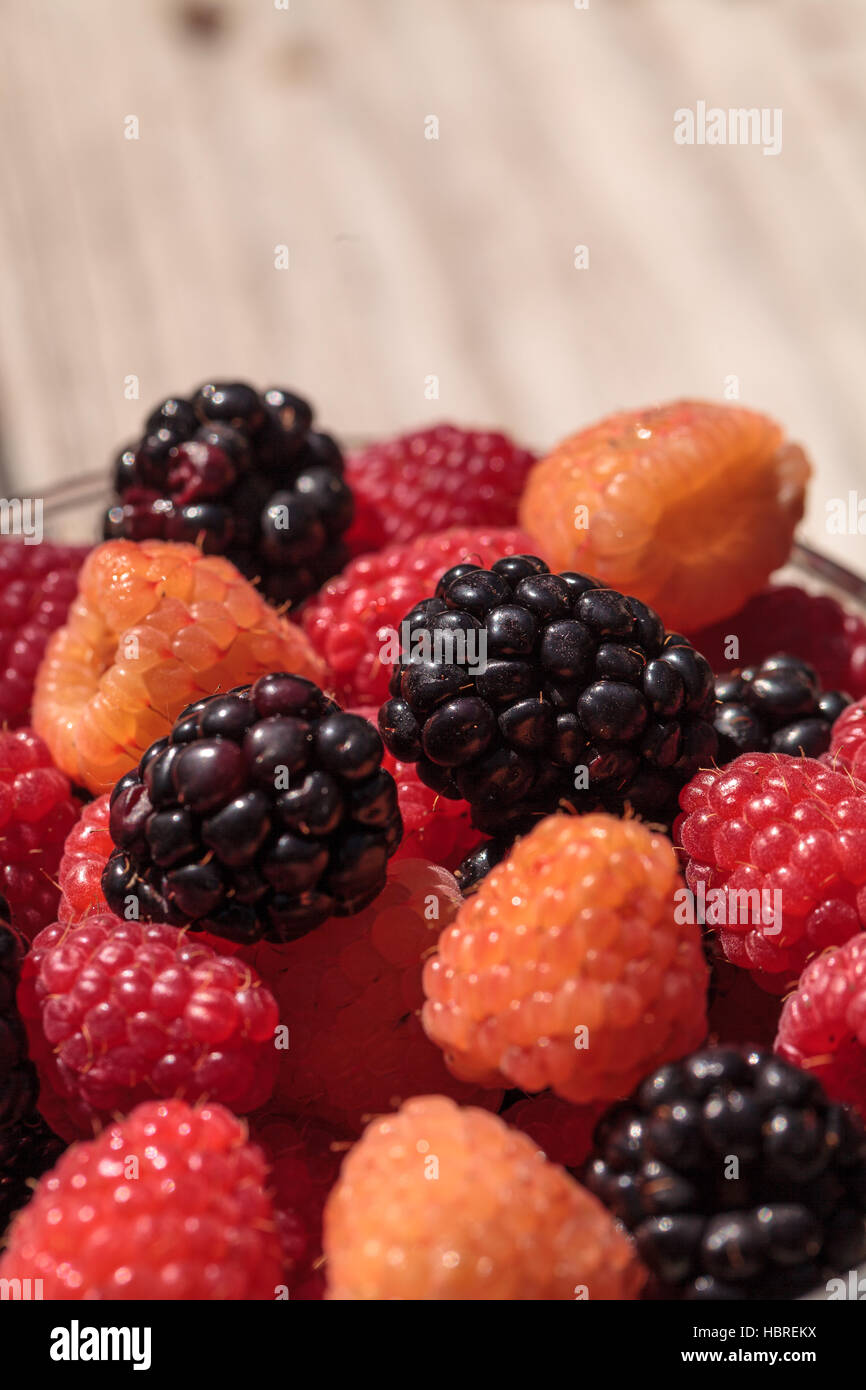 Raspberries yellow bowl hi-res stock photography and images - Alamy