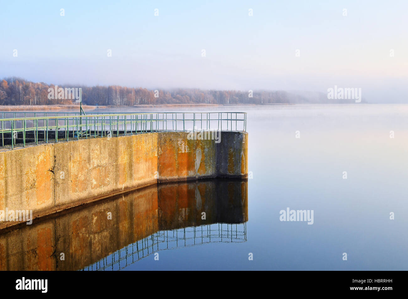Dam reservoir hi-res stock photography and images - Alamy