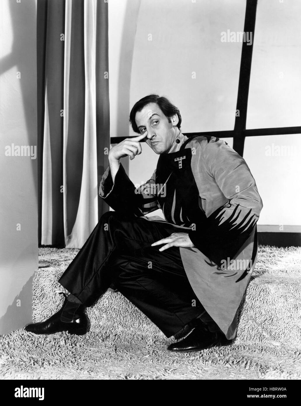 THE 5000 FINGERS OF DR T Hans Conried 1953 Stock Photo Alamy the-5000-fingers-of-dr-t-hans-conried-1953-stock-photo-alamy