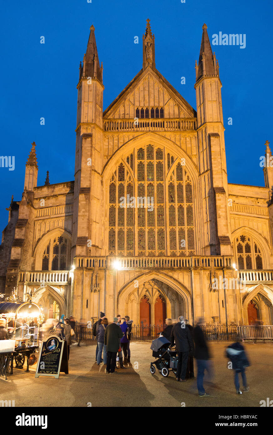 Winchester cathedral exterior hires stock photography and images Alamy
