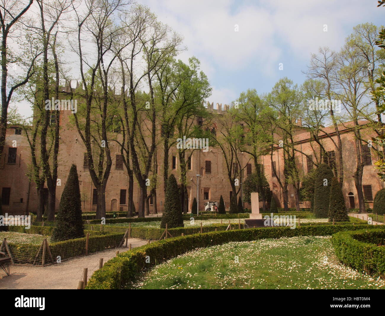 Mantua, Gardens de Piazza Lega Lombarda Stock Photo Alamy