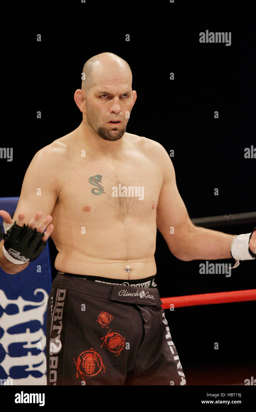 Matt Lindland before his fight with Fabio Nascimento at Affliction's  "Banned", a mixed martial arts fight at the Honda Center on July 19, 2008  in Anaheim, California. Francis Specker Stock Photo - Alamy