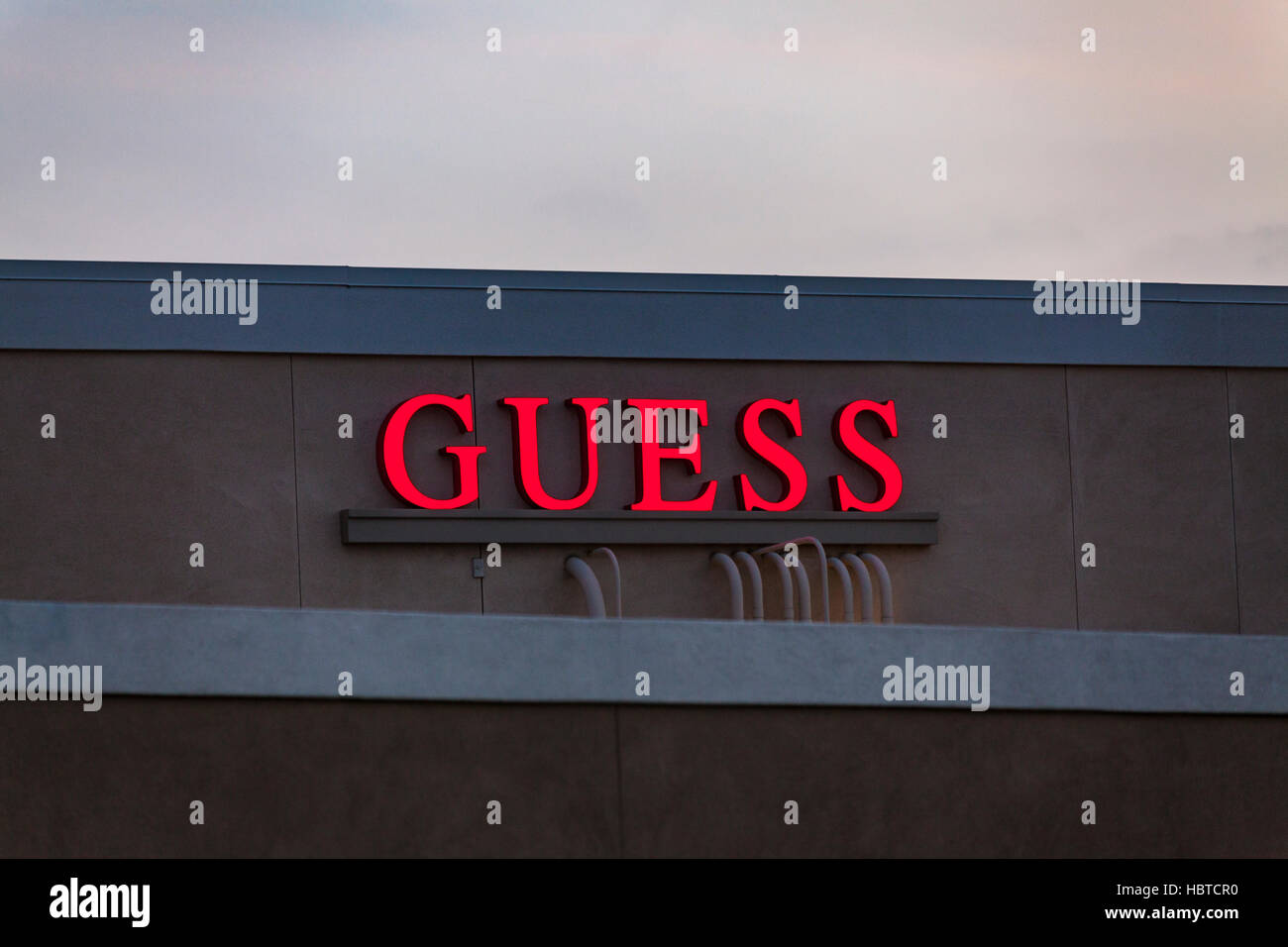 Guess stores hi-res stock photography and images - Alamy