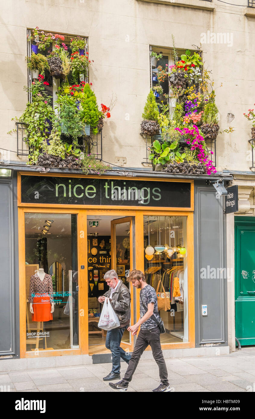 outside view of nice things shop Stock Photo