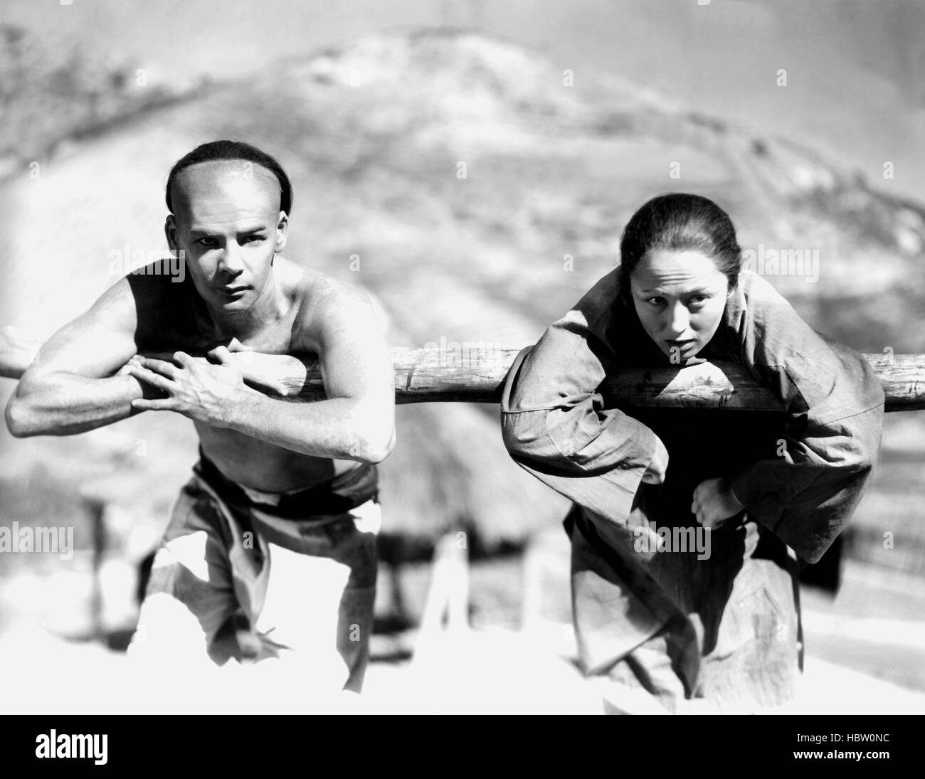 THE GOOD EARTH, Paul Muni, Luise Rainer, 1937 Stock Photo - Alamy