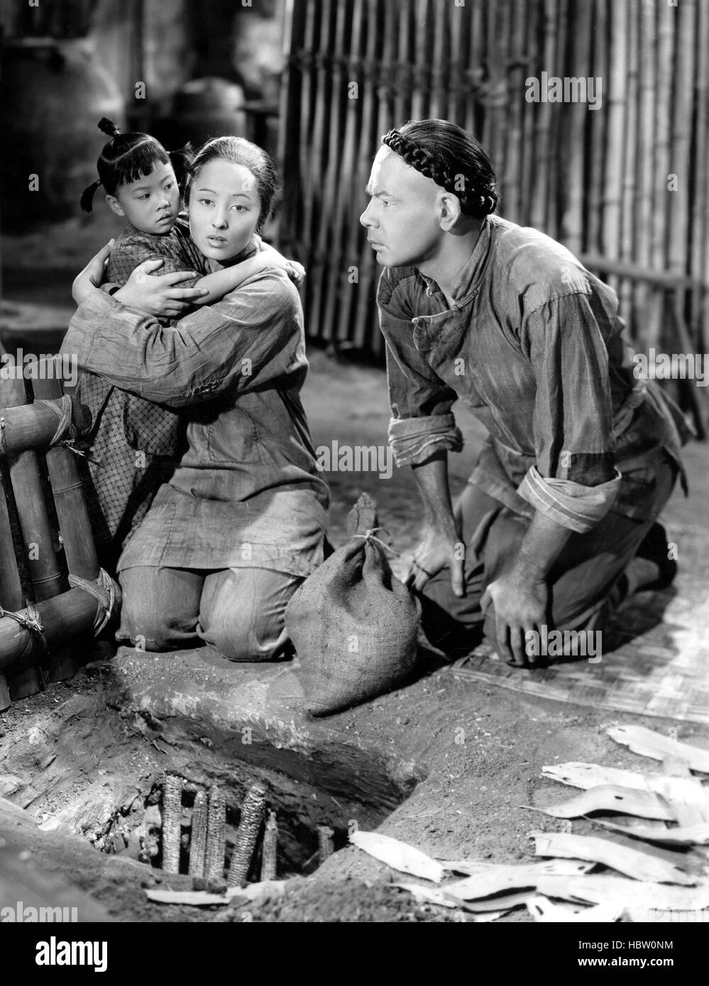 THE GOOD EARTH, Luise Rainer, Paul Muni, 1937 Stock Photo - Alamy