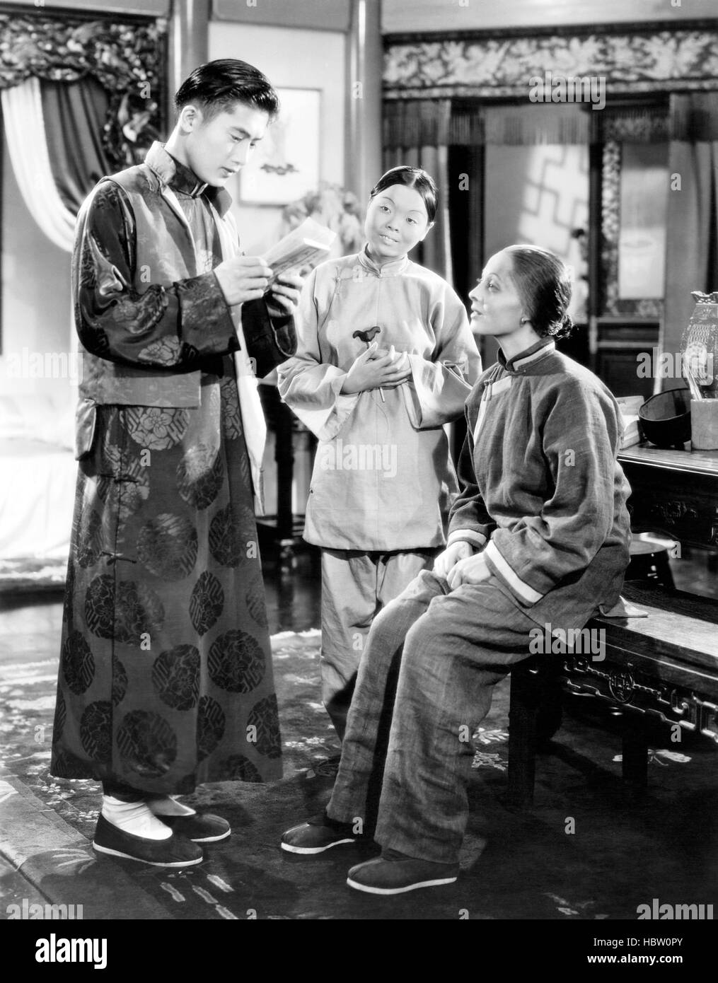 THE GOOD EARTH, Roland Lui (left), Luise Rainer (right) 1937 Stock ...