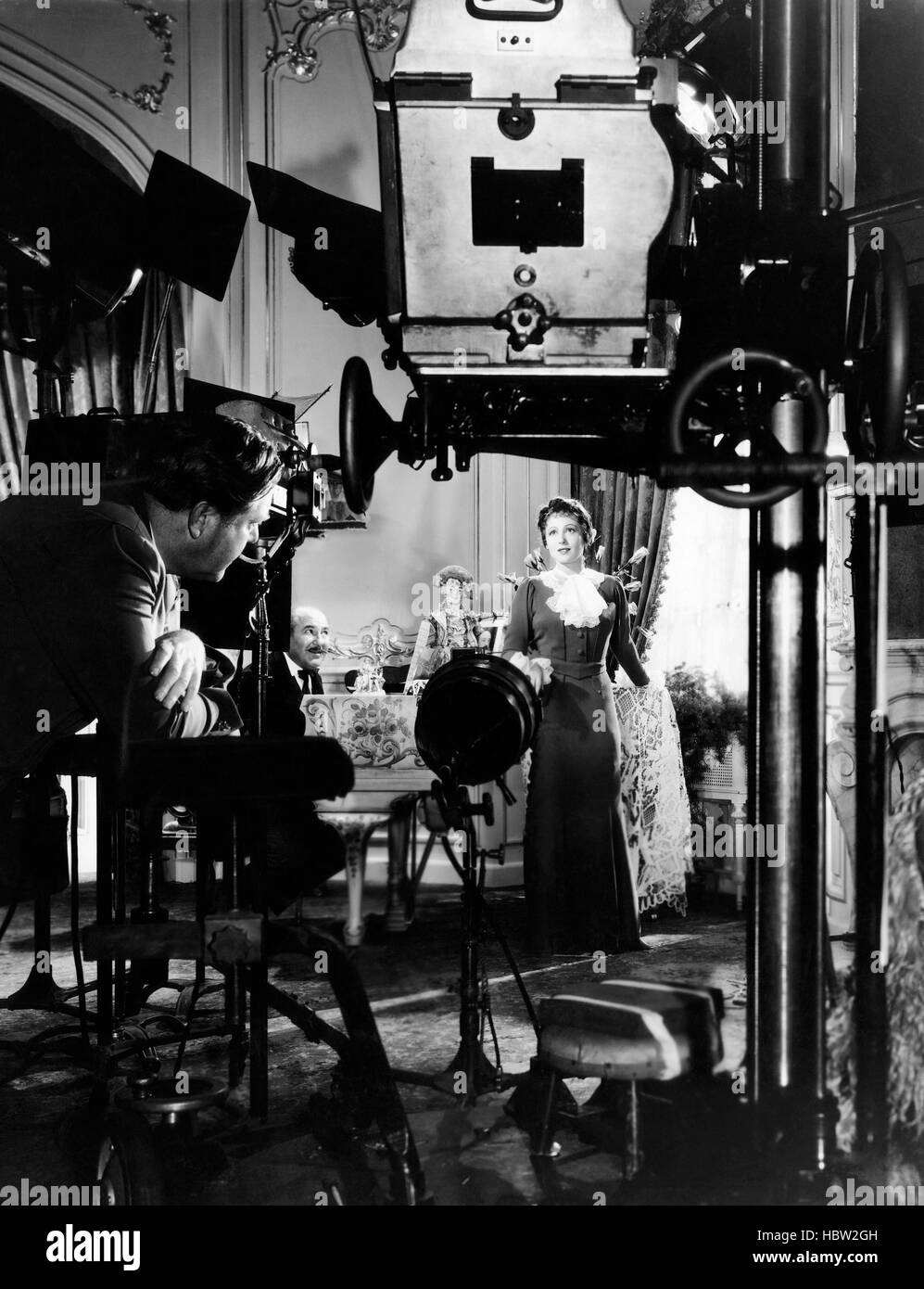 THE GREAT ZIEGFELD, director Robert Z. Leonard, Luise Rainer, on-set ...