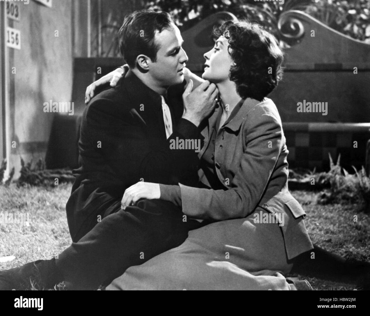 GUYS AND DOLLS, from left Marlon Brando, Jean Simmons, 1955 Stock