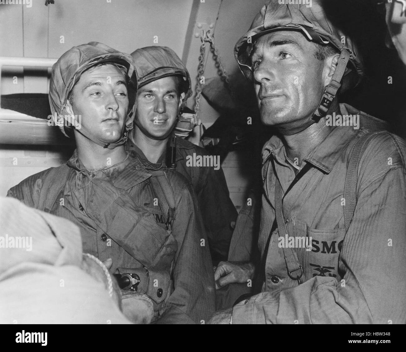 GUNG HO!, front from left Robert Mitchum, Randolph Scott, 1943 Stock