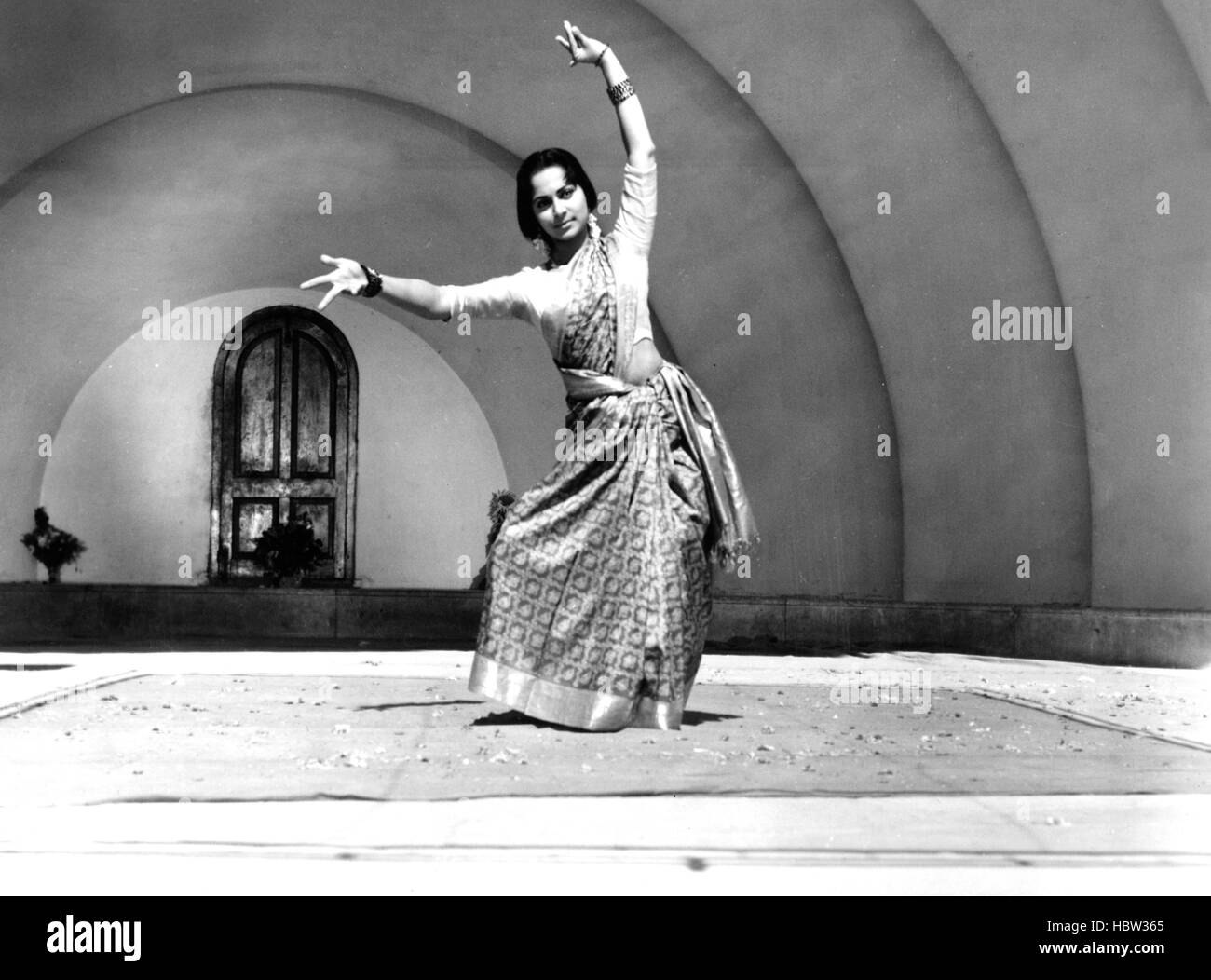 GUIDE, (aka THE GUIDE), Waheeda Rehman, 1965 Stock Photo - Alamy