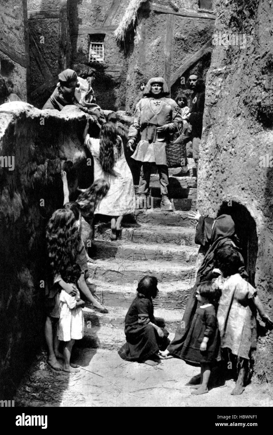 THE GOLEM, (aka DER GOLEM, WIE ER IN DIE WELT KAM), Paul Wegener, 1920 ...