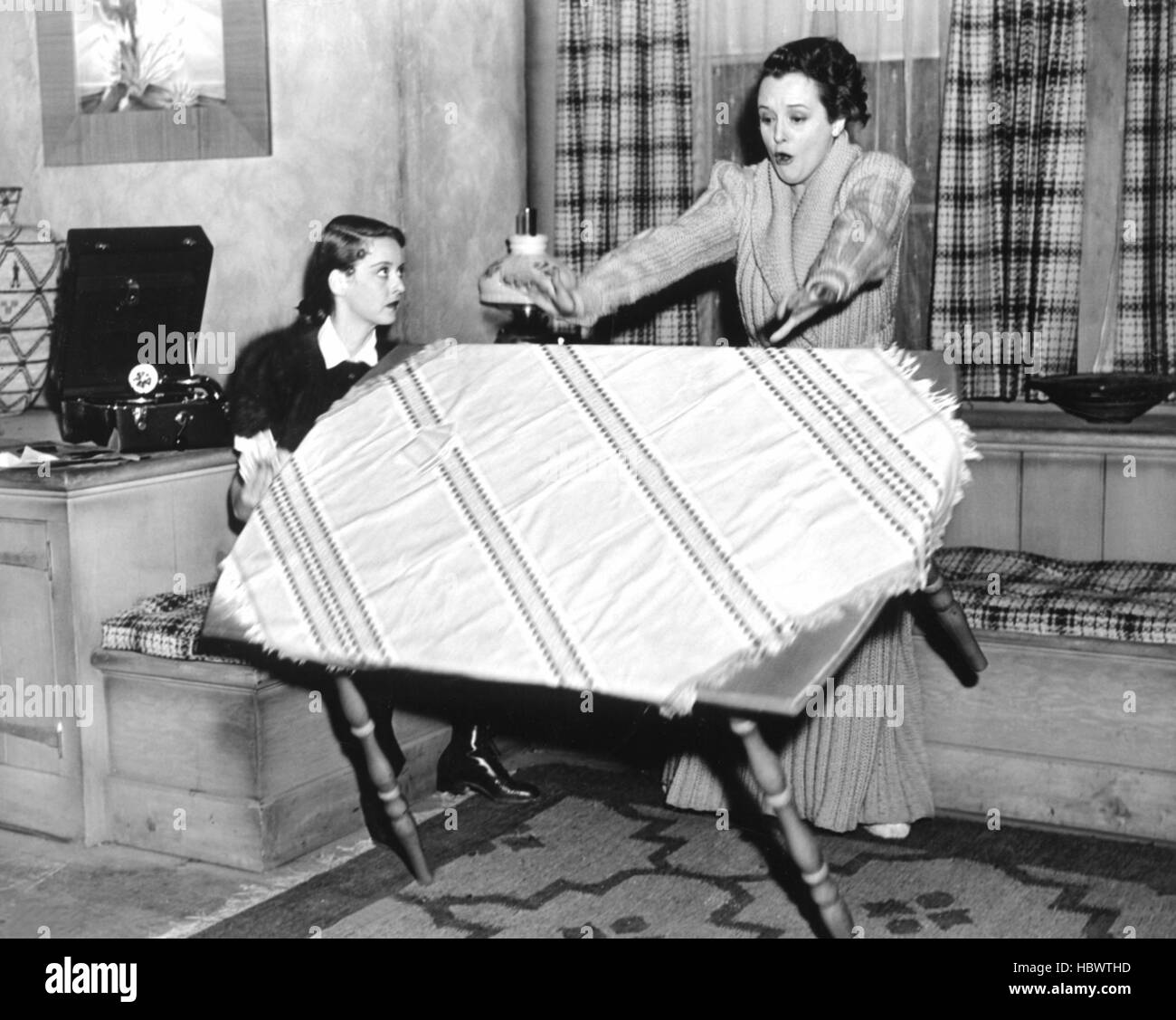 Curated visual reference: Fresh Look at The Great Lie Bette Davis Mary Astor 1941 Stock Photo