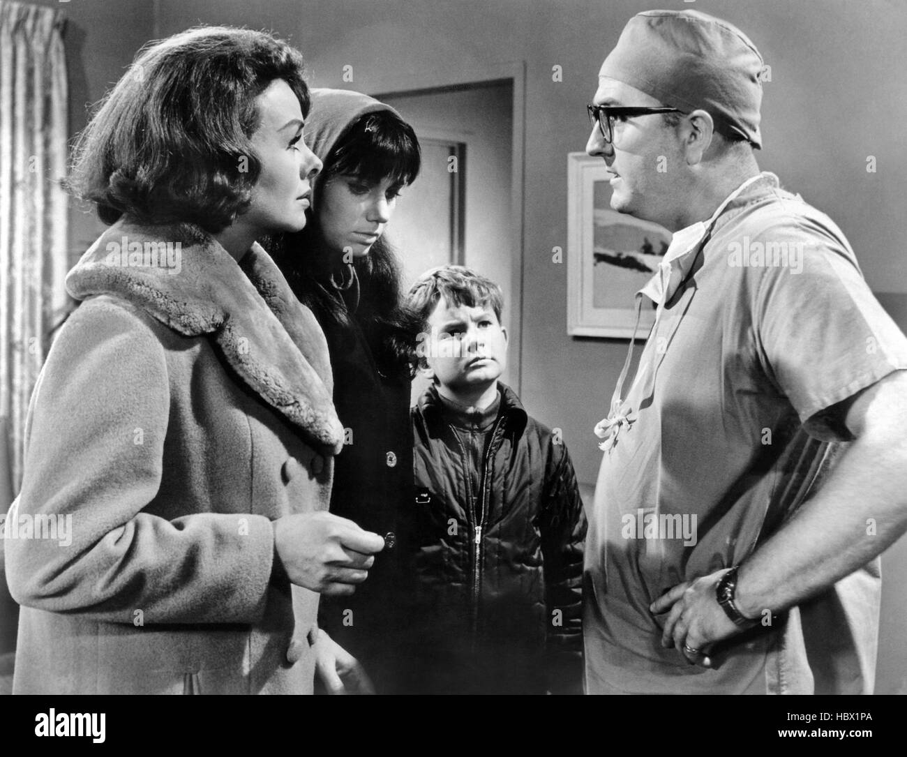 HOT RODS TO HELL, from left, Jeanne Crain, Laurie Mock, Jeffrey Byron ...