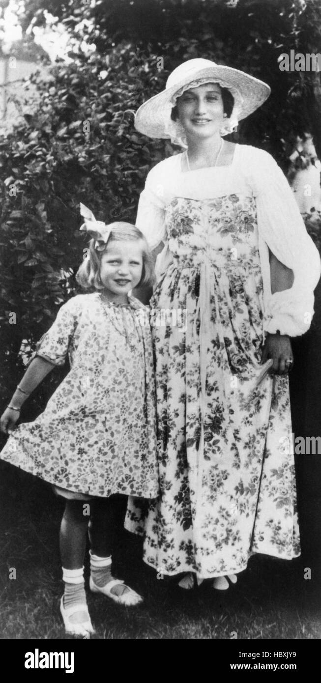 Grey gardens 1922 photo of edith little edie bouvier beale edith
